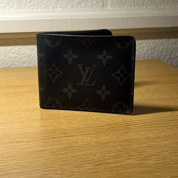 Louis Vuitton Wallet - Picture 3 of 5